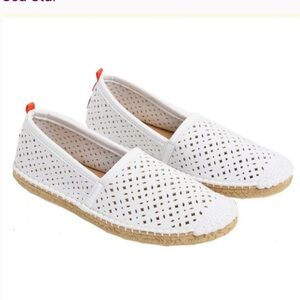 NWOT white eyelet seastar water shoes